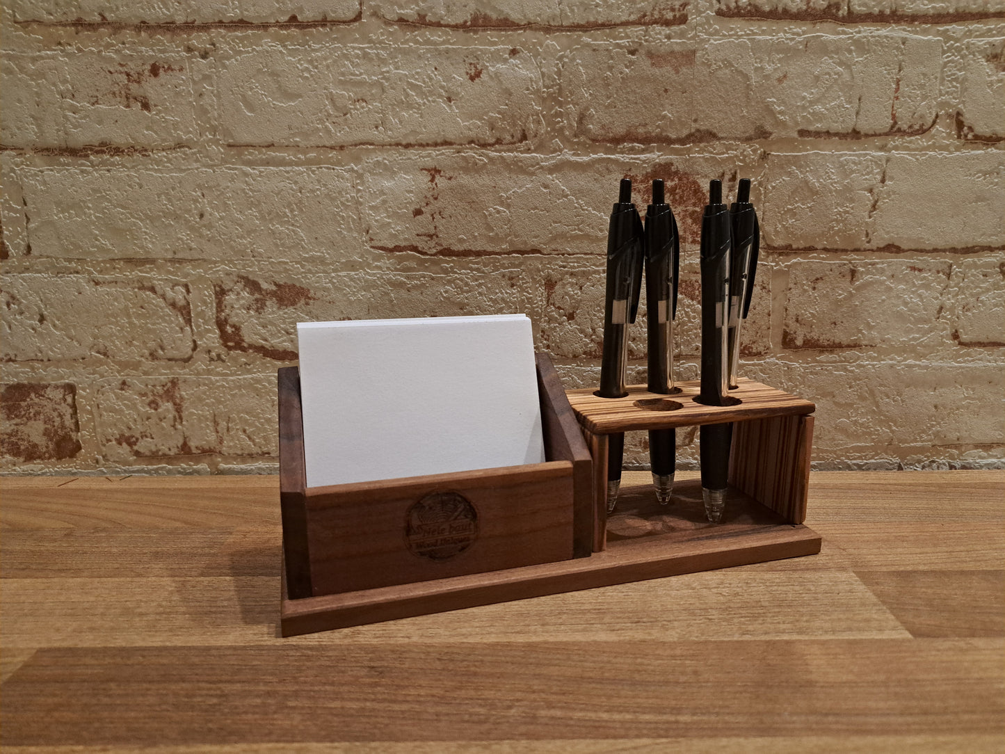 Schreibtisch Organizer aus Walnuss